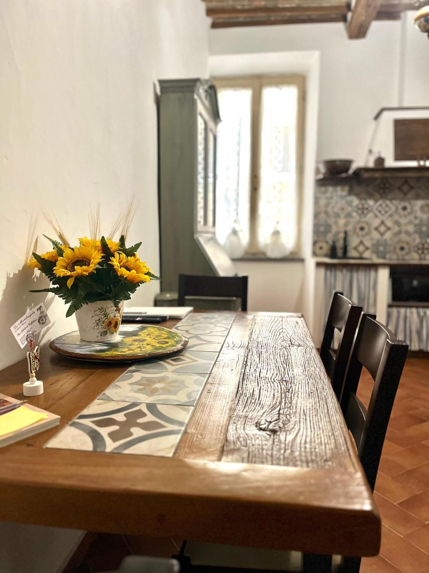 Appartamento Il Girasole Storico Pitigliano Esterno foto